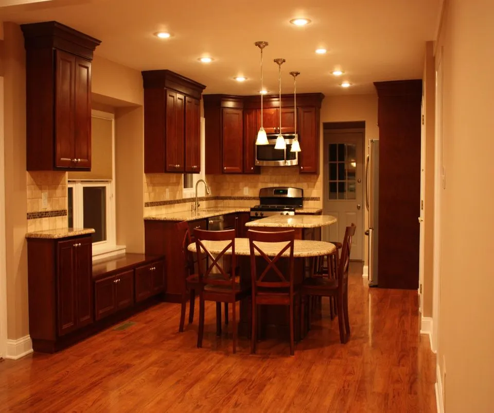 Pendant and recessed lights in kitchen