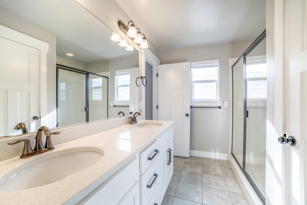 full length bathroom mirror